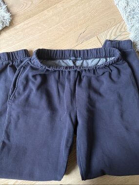 Brandy Melville Navy Sweatpants cuffed
One size